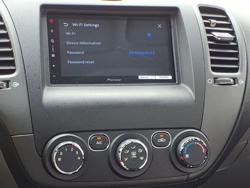Used 2018 Kia Forte LX w/ LX Rear Camera Package FWD image 6
