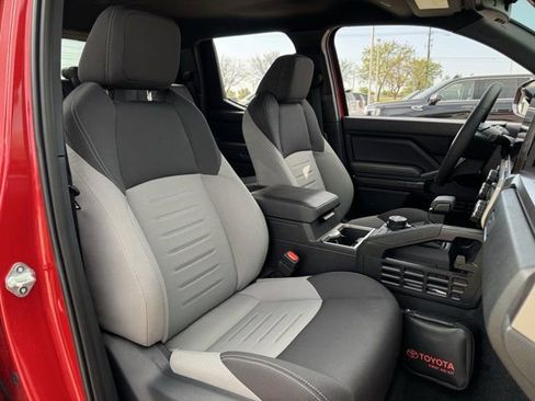 Used 2025 Toyota Tacoma TRD Off-Road w/ TRD Off Road Upgrade Package image 29