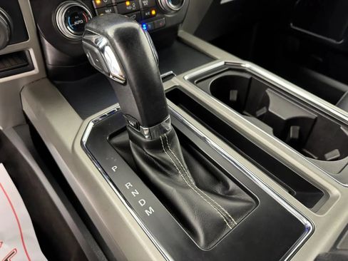 Used 2019 Ford F150 Lariat w/ Equipment Group 502A Luxury AWD/4WD image 23
