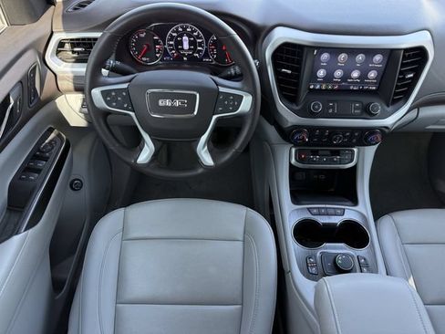 Used 2021 GMC Acadia SLT w/ Technology Package FWD image 12