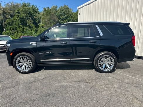 Used 2021 GMC Yukon Denali w/ Denali Premium Package AWD/4WD image 9