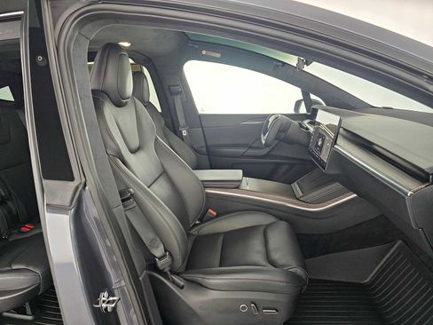 Used 2022 Tesla Model X image 10