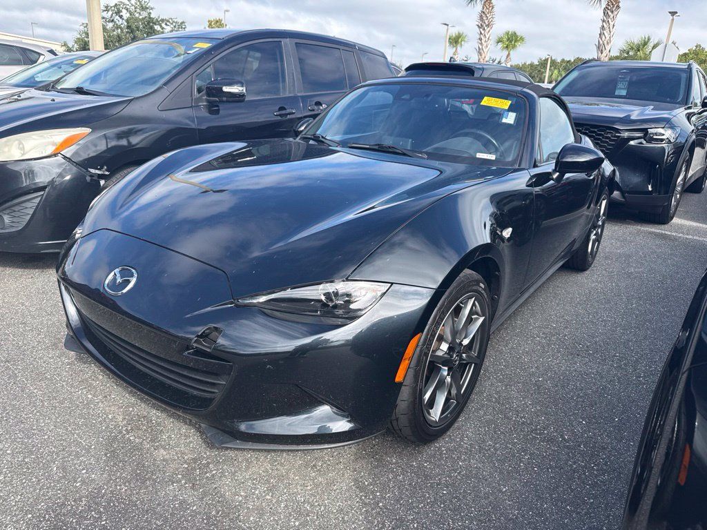 Used 2023 MAZDA MX-5 Miata Grand Touring RWD image 2