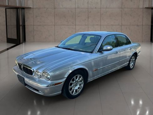 Used 2004 Jaguar XJ8 image 31