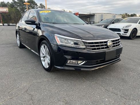 Used 2018 Volkswagen Passat 2.0T SE image 3