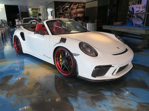 Used 2015 Porsche 911 Turbo S image 1