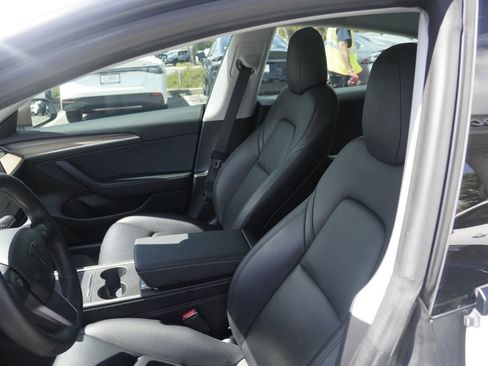 Used 2022 Tesla Model 3 Performance image 12