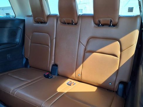 Used 2024 Nissan Pathfinder Platinum w/ Black Appearance Package FWD image 6