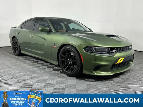 Used 2022 Dodge Charger Scat Pack w/ Dynamics Package image 2