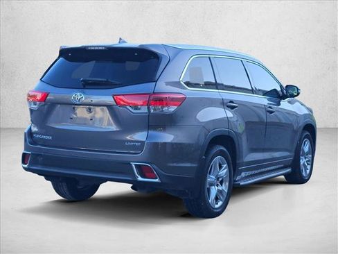 Used 2018 Toyota Highlander Limited image 5