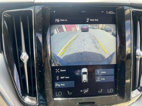 Used 2018 Volvo XC60 T6 Momentum w/ Convenience Package AWD/4WD image 26
