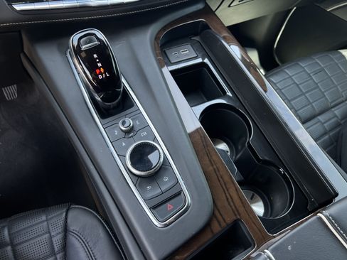 Used 2022 Cadillac Escalade Sport Platinum w/ Heavy-Duty Trailer Package AWD/4WD image 16