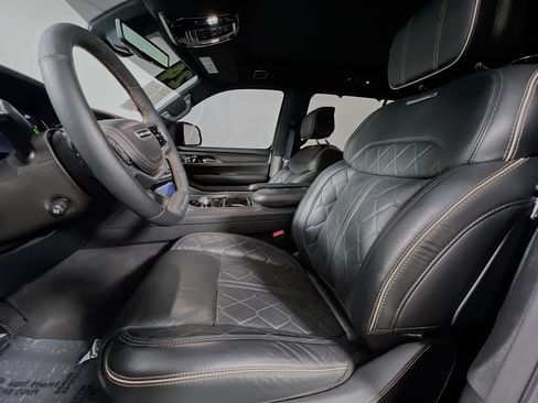 Used 2024 Jeep Grand Wagoneer Series III w/ Quick Order Packagew 28T image 15