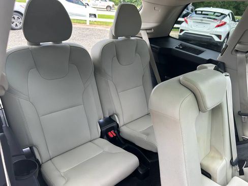 Used 2020 Volvo XC90 T5 Momentum w/ Protection Package Premier FWD image 29