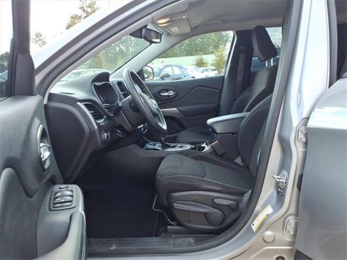 Used 2021 Jeep Cherokee Latitude image 13