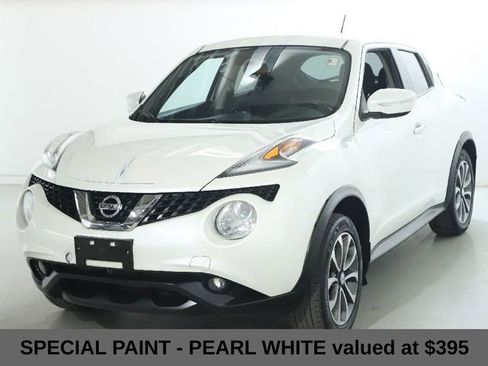 Used 2017 Nissan Juke SV image 3