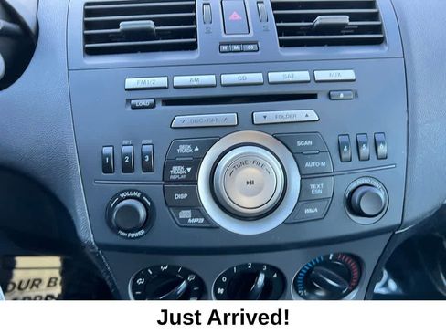 Used 2011 MAZDA MAZDA3 i Touring image 28