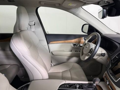 Used 2022 Volvo XC90 T6 Momentum w/ Advanced Package AWD/4WD image 33