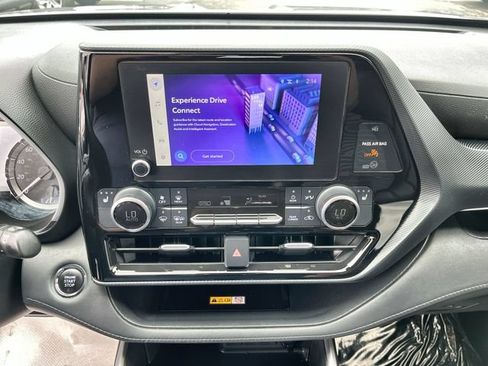 Used 2023 Toyota Highlander XSE AWD/4WD image 14