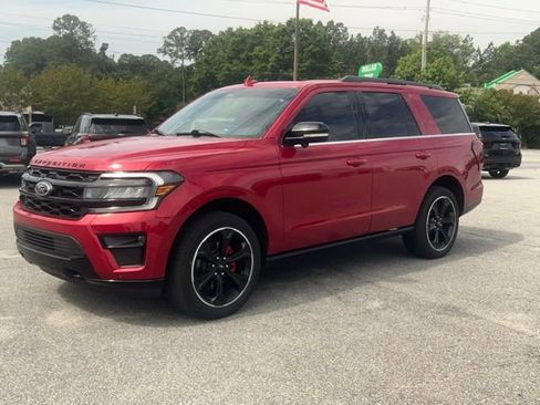 Used 2022 Ford Expedition Limited AWD/4WD image 3