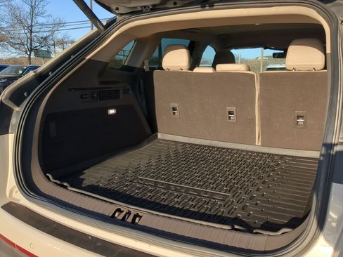 Used 2022 Lincoln Nautilus FWD w/ Premium Package image 22