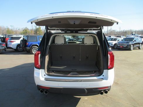Certified 2023 GMC Yukon Denali image 7