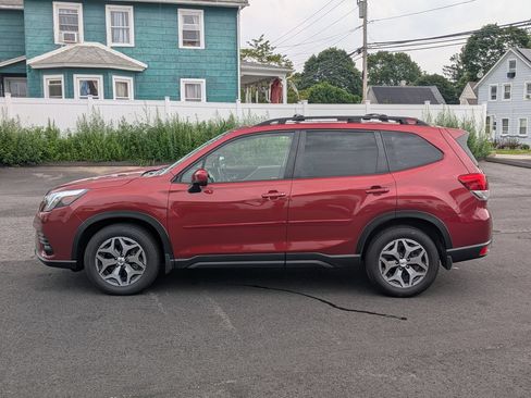 Used 2023 Subaru Forester Premium AWD/4WD image 10