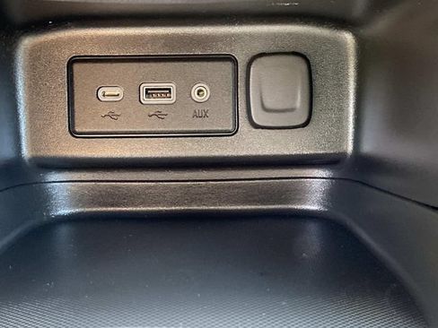 Used 2024 Chevrolet Equinox LT FWD image 11