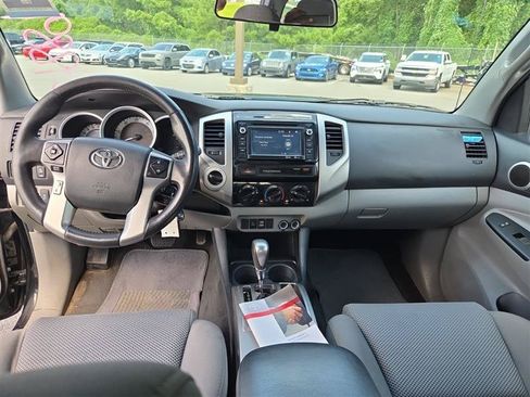 Used 2015 Toyota Tacoma 4x4 Double Cab w/ TRD Off-Road Package image 4