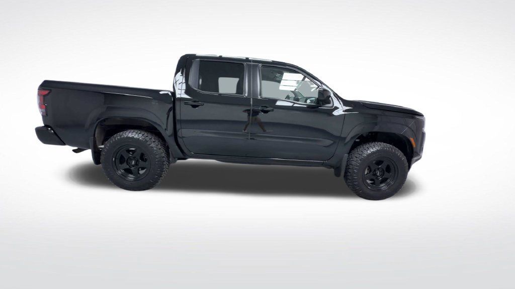 Used 2025 Nissan Frontier SV w/ SV Convenience Package AWD/4WD image 9