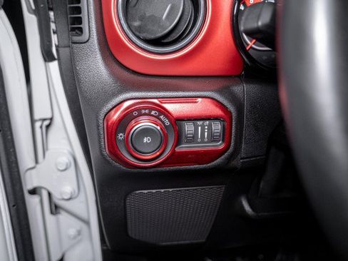 Used 2021 Jeep Wrangler Unlimited Rubicon AWD/4WD image 19
