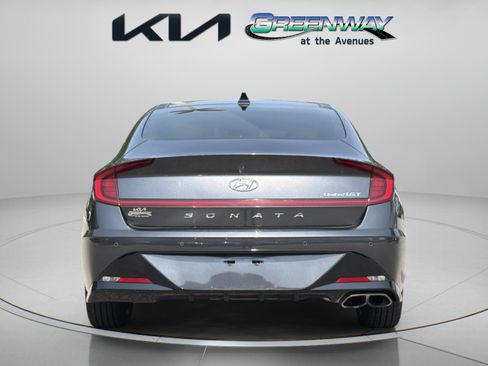 Used 2021 Hyundai Sonata Limited w/ Cargo Package FWD image 4