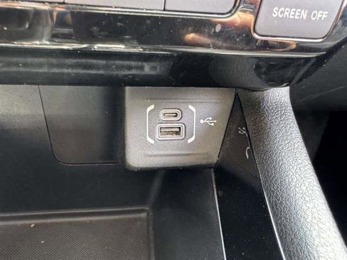 Used 2022 Jeep Compass Limited w/ Elite Group image 17