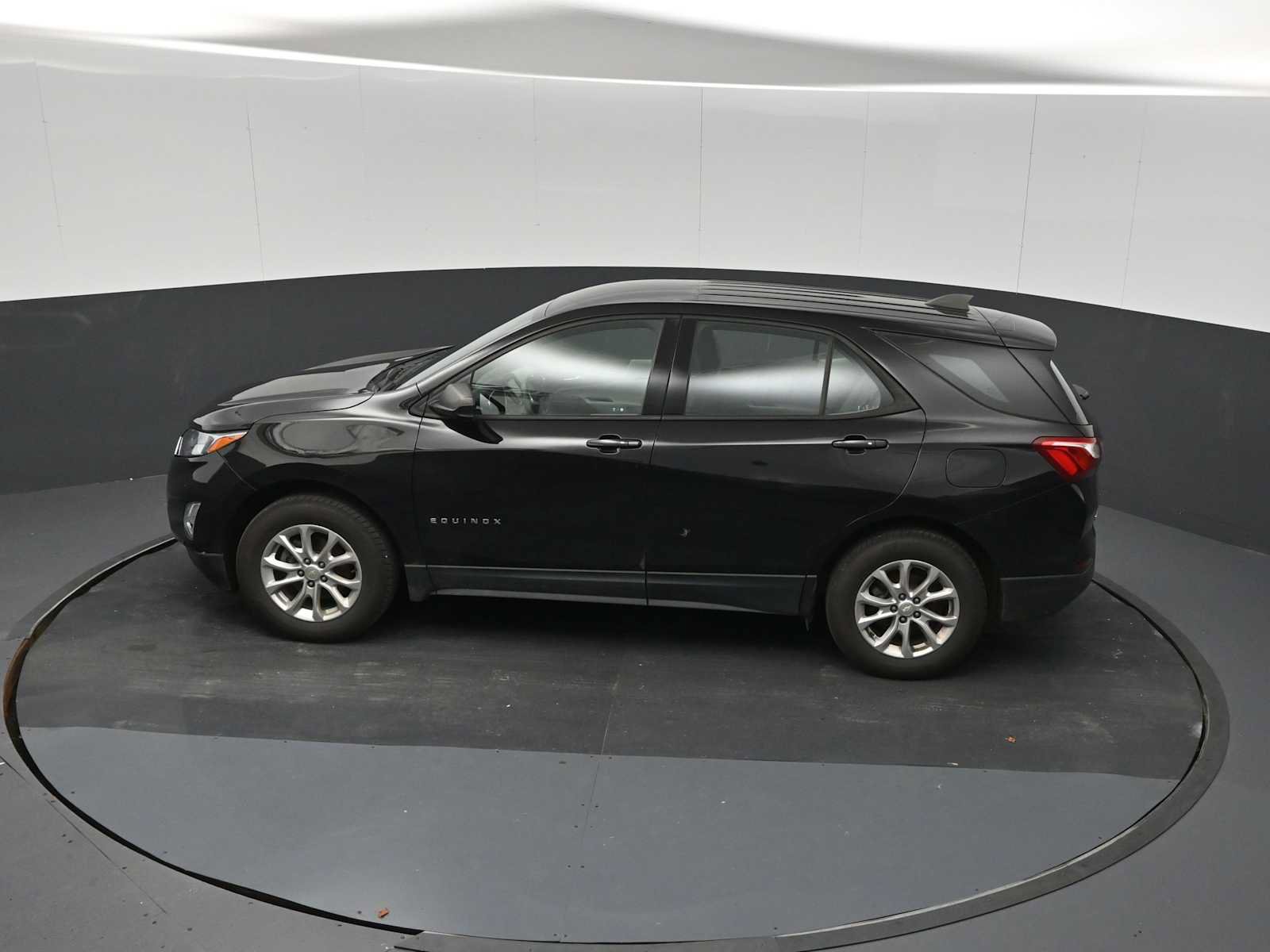 Used 2019 Chevrolet Equinox LS AWD/4WD image 25