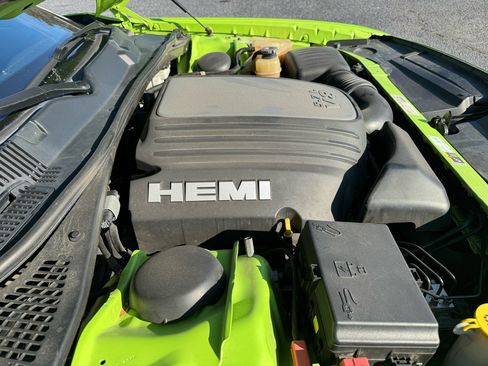 Used 2015 Dodge Challenger R/T Plus image 29