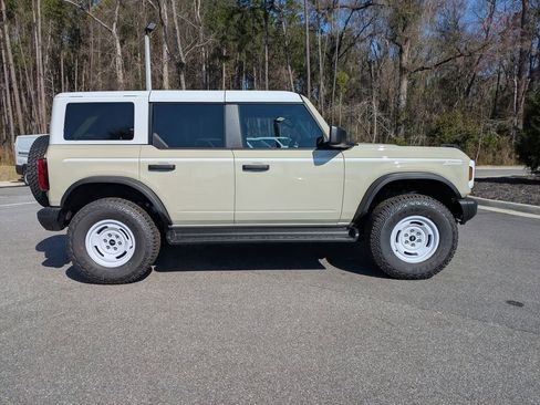 New 2026 Ford Bronco Heritage Edition image 3