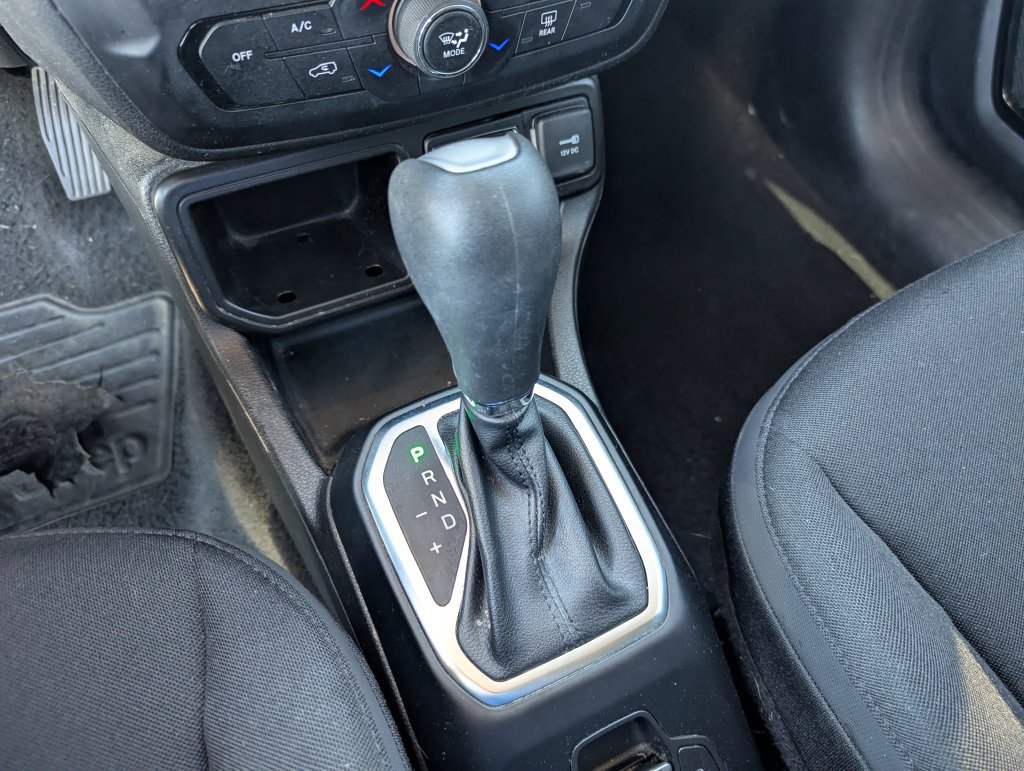 Used 2020 Jeep Renegade Altitude FWD image 18