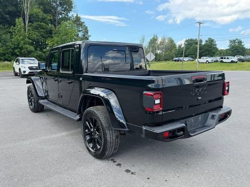 Used 2021 Jeep Gladiator Overland AWD/4WD image 3