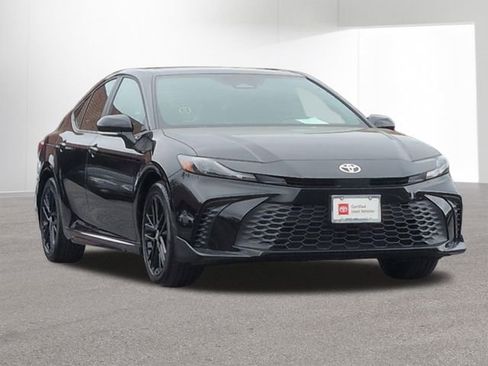 Certified 2026 Toyota Camry SE FWD image 3