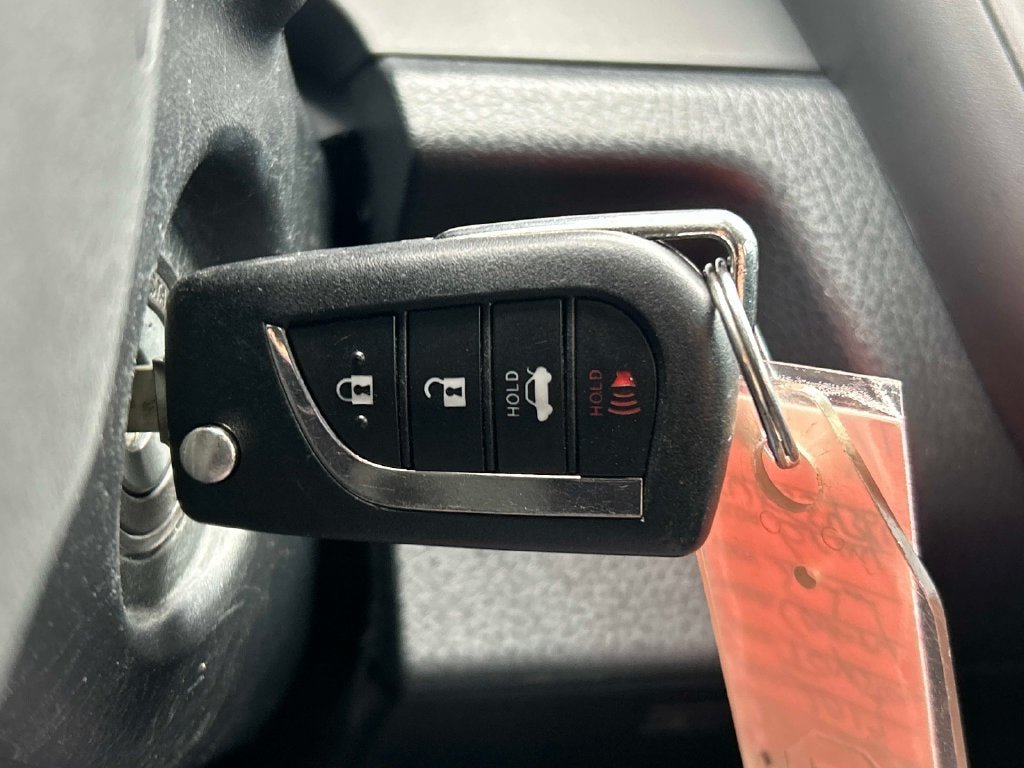 Used 2019 Toyota Camry SE FWD image 22
