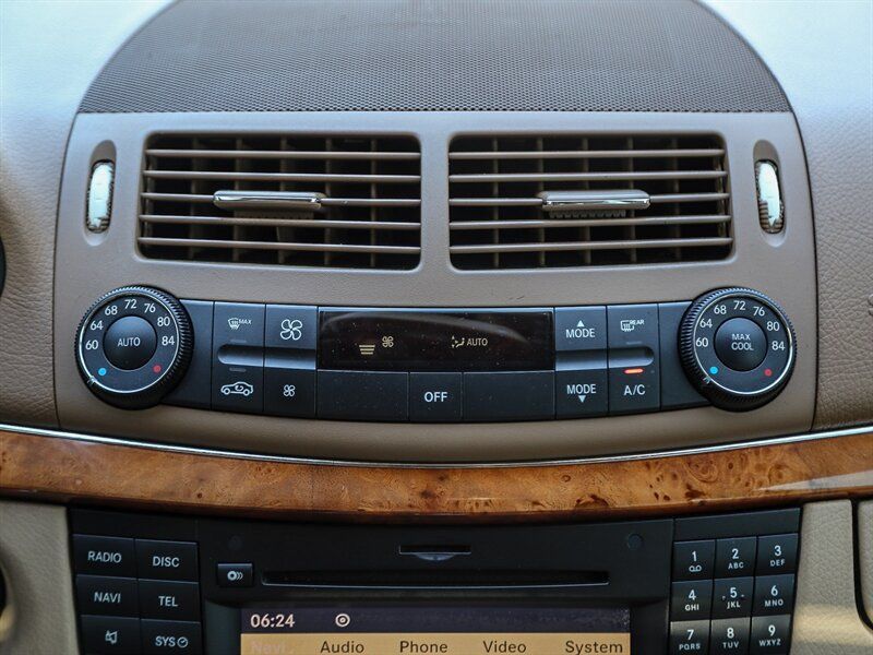 Used 2009 Mercedes-Benz E 350 4MATIC Wagon image 19