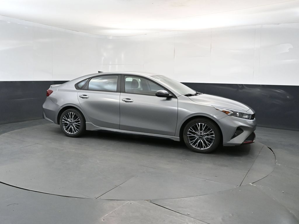 Certified 2022 Kia Forte GT-Line FWD image 7