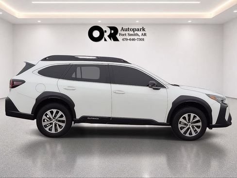 Used 2025 Subaru Outback Premium AWD/4WD image 6