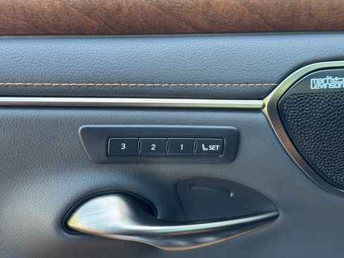 Used 2022 Lexus ES 350 Ultra Luxury w/ Accessory Package 2 image 19