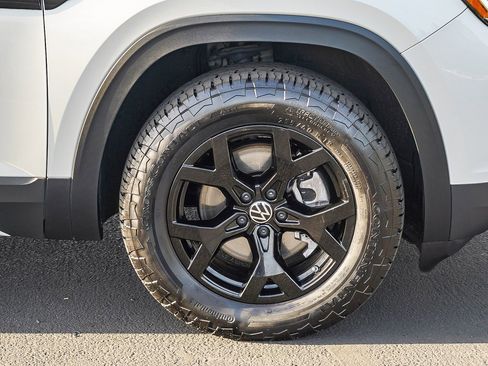 Used 2024 Volkswagen Atlas Peak Edition SEL AWD/4WD image 12