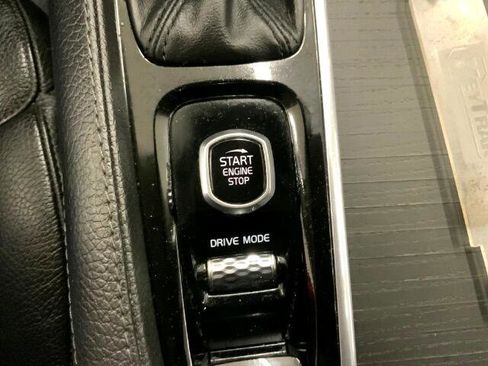 Used 2020 Volvo XC90 T6 Momentum image 19