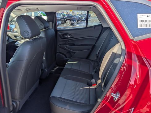 New 2026 Chevrolet Trax LT w/ Sunroof Package image 10