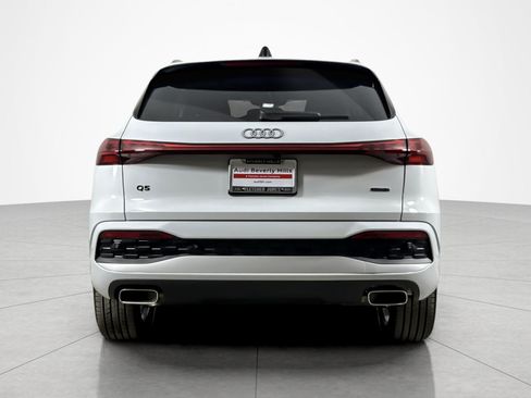 Used 2025 Audi Q5 Premium Plus w/ Premium Plus AWD/4WD image 4