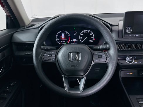 Used 2025 Honda CR-V LX image 17