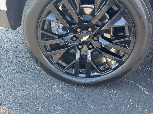 Used 2023 Chevrolet Suburban High Country AWD/4WD image 10